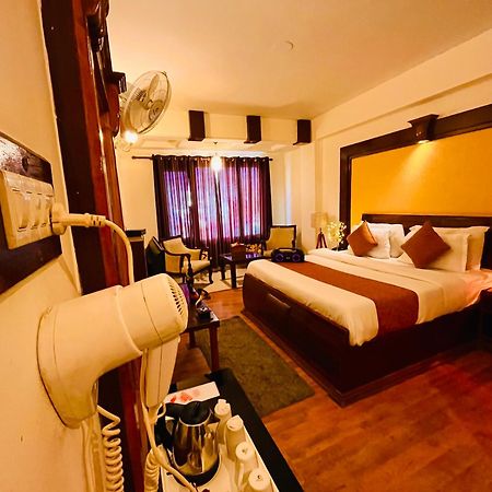 Hotel Midtown Manali Экстерьер фото