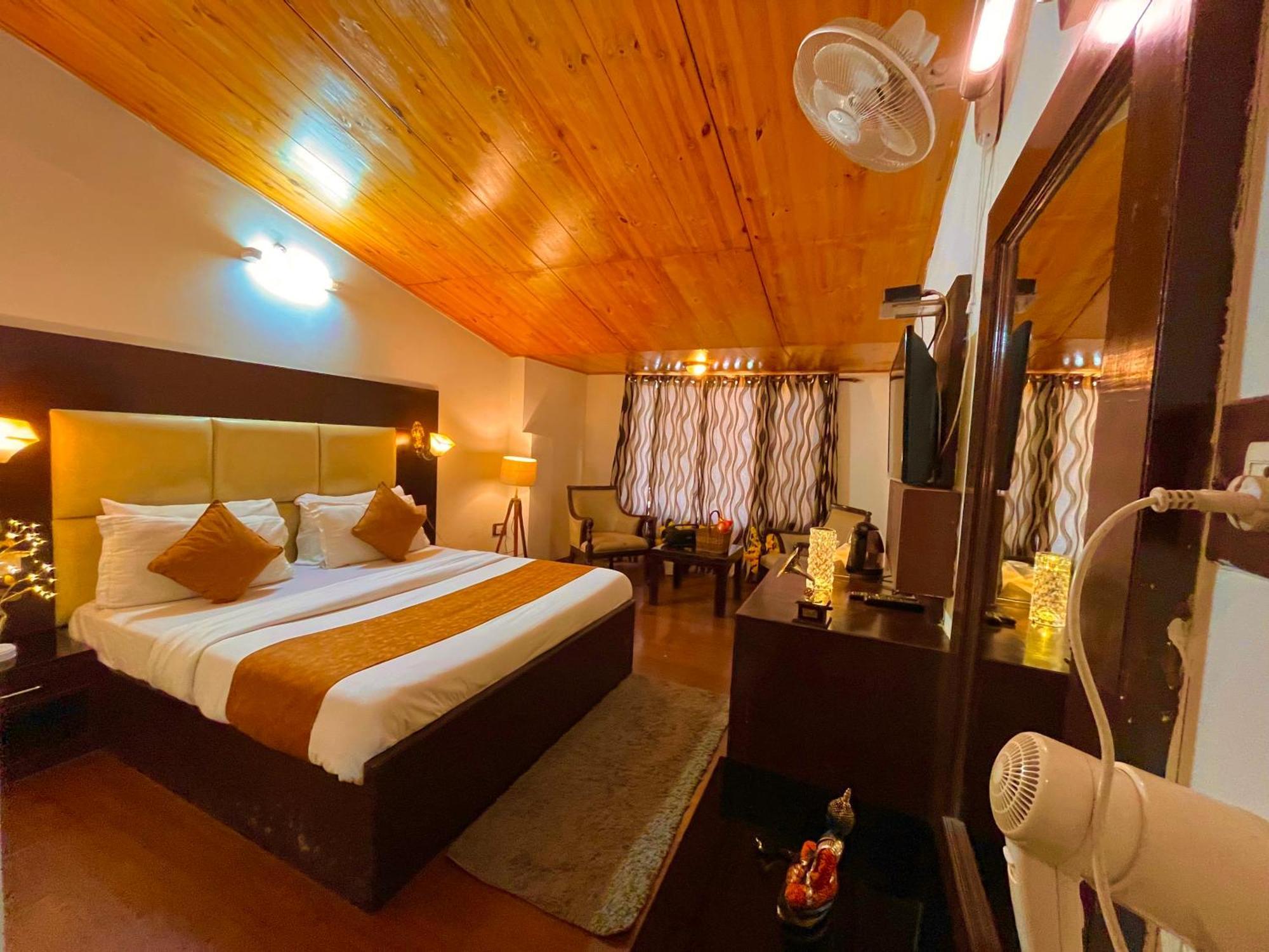 Hotel Midtown Manali Экстерьер фото