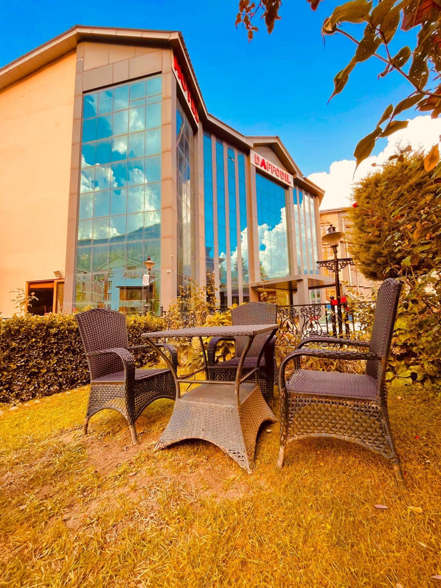 Hotel Midtown Manali Экстерьер фото