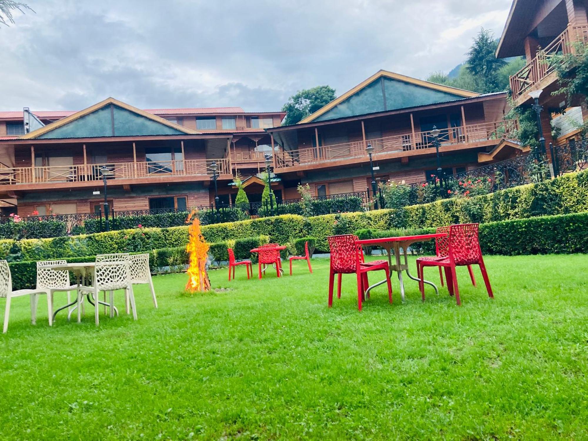 Hotel Midtown Manali Экстерьер фото