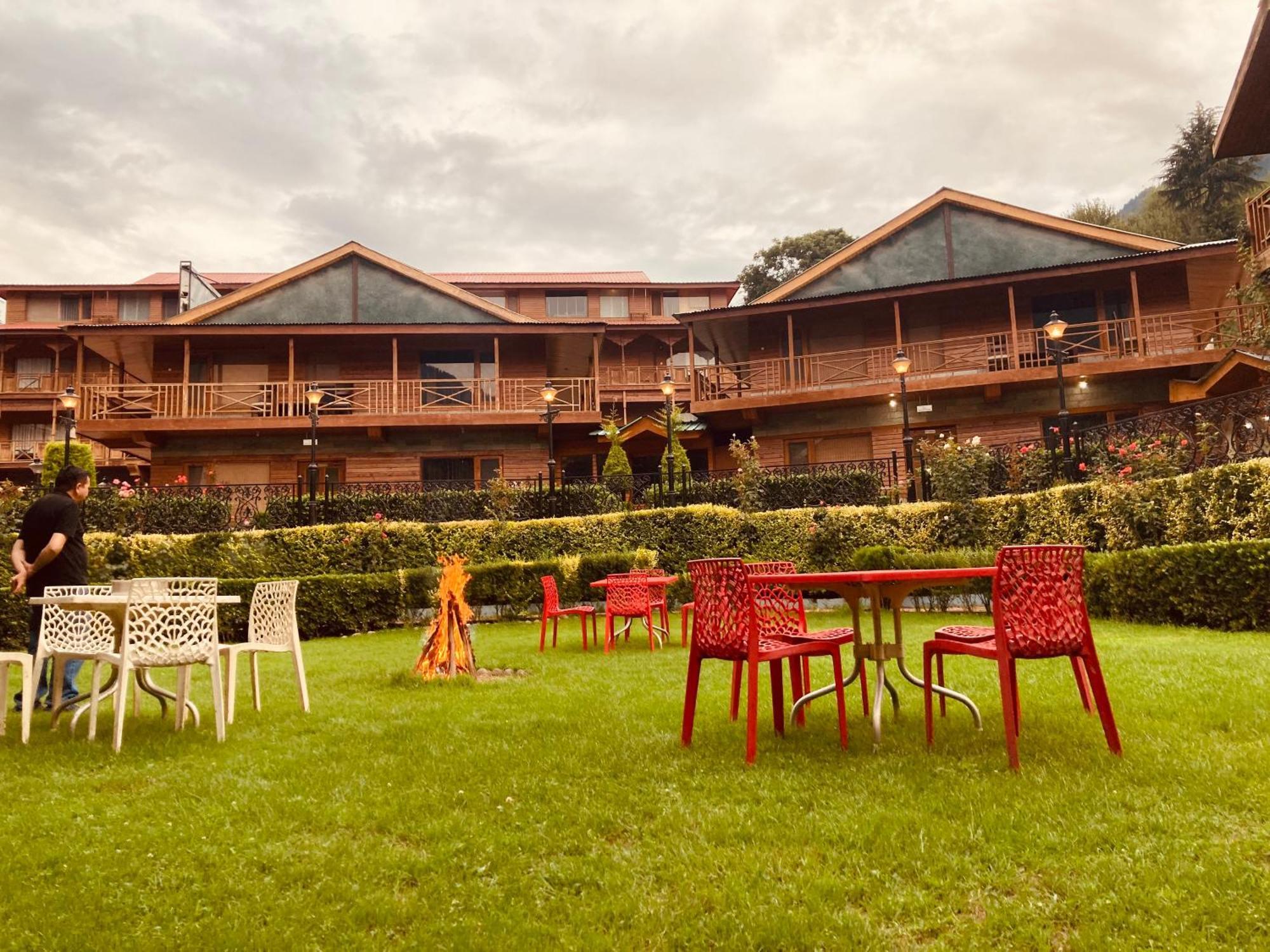 Hotel Midtown Manali Экстерьер фото