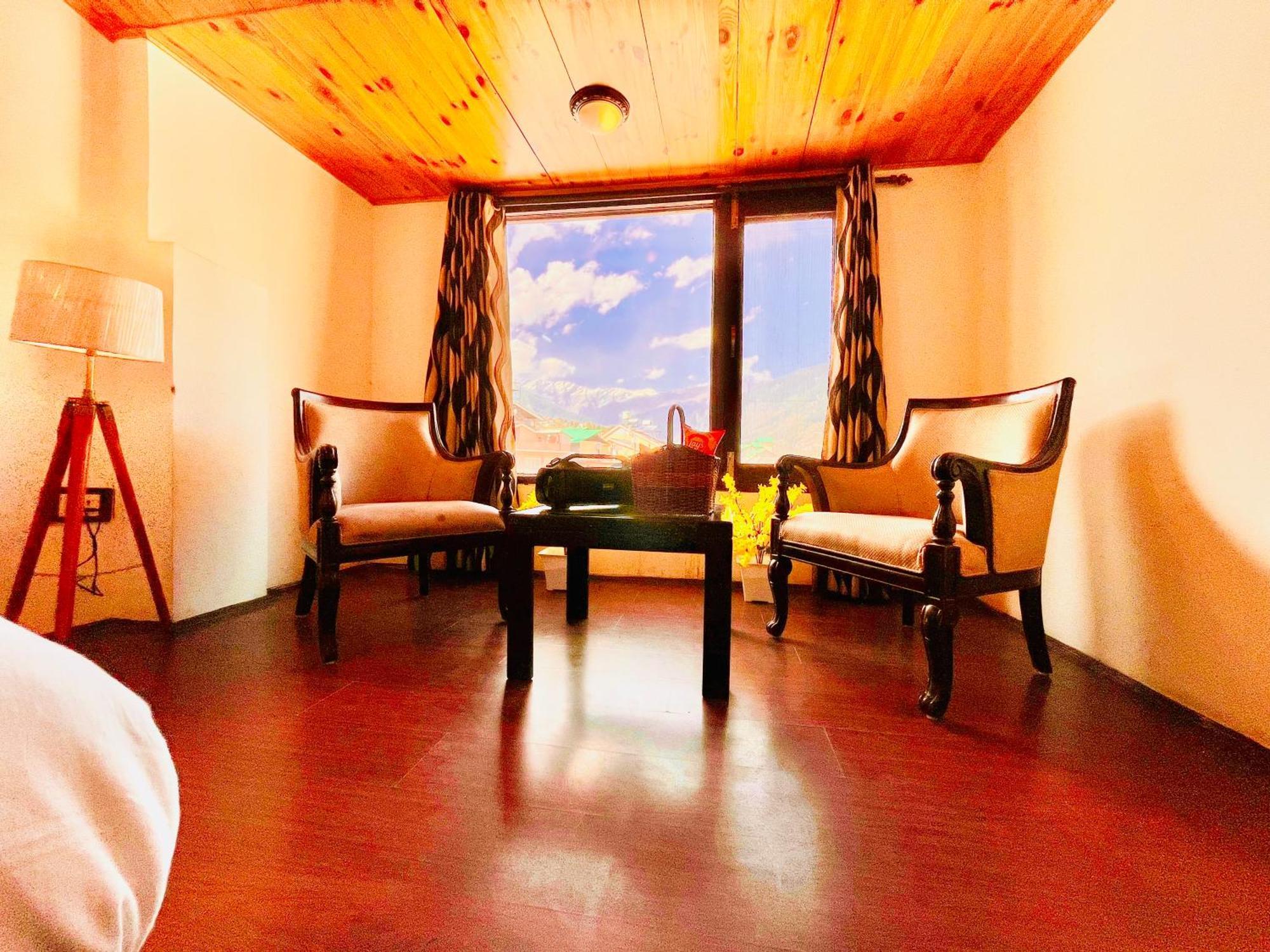 Hotel Midtown Manali Экстерьер фото