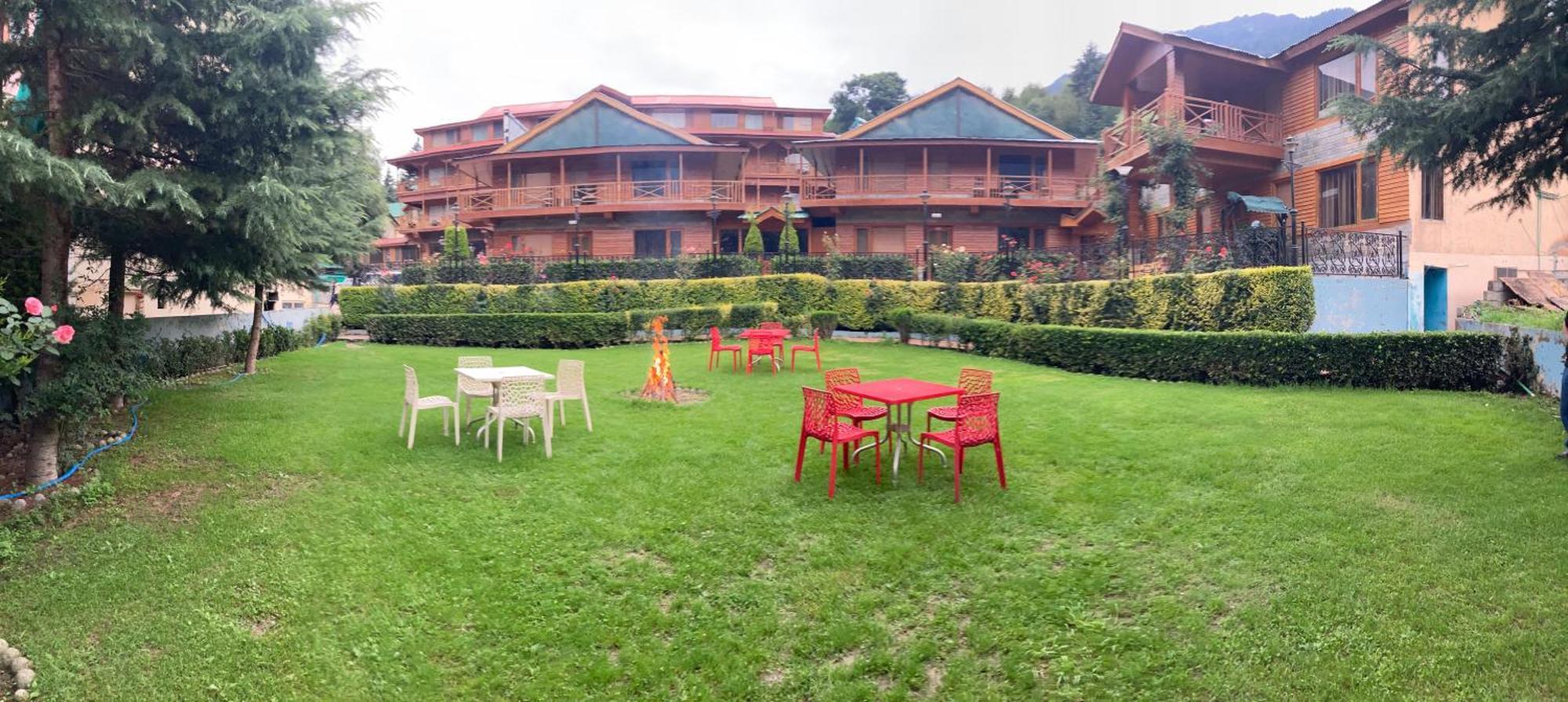 Hotel Midtown Manali Экстерьер фото