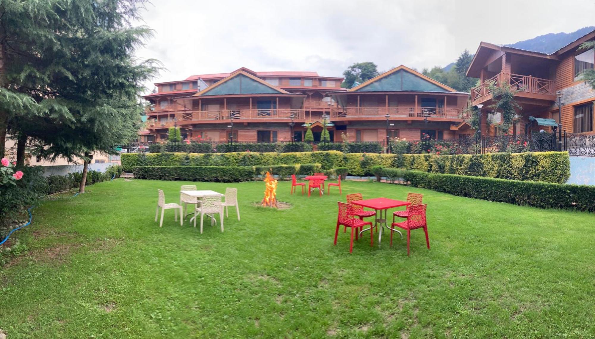 Hotel Midtown Manali Экстерьер фото